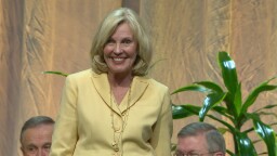 صورة مصغرة لـ RootsTech 2013 일레인 에스 돌튼 자매와 함께 하는 청소년 영적 모임